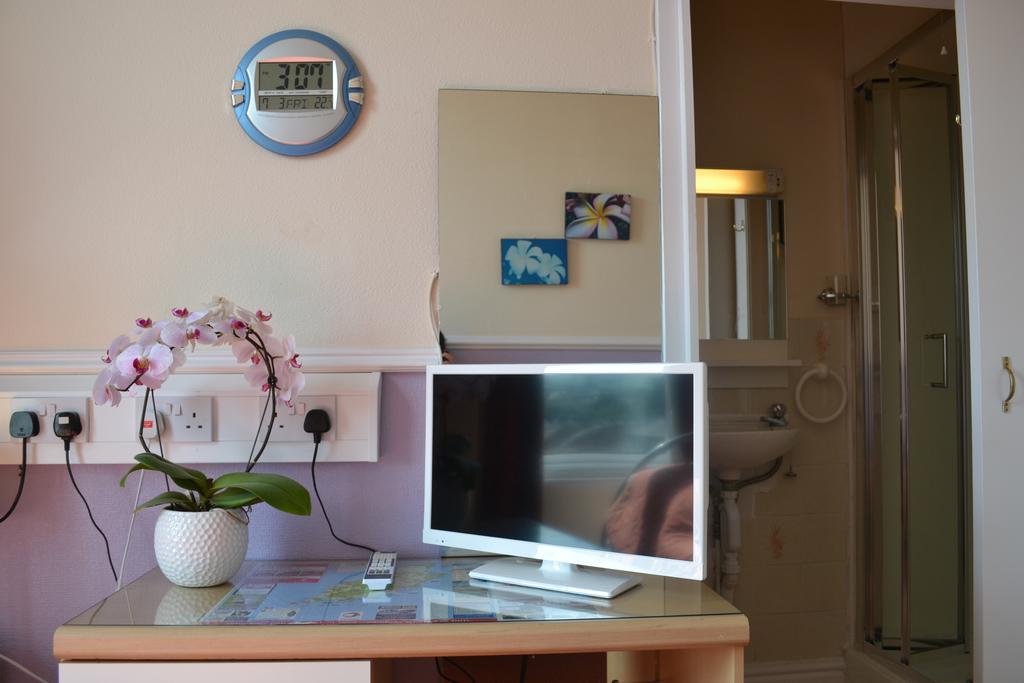 Adelphi Guest House Douglas Room photo